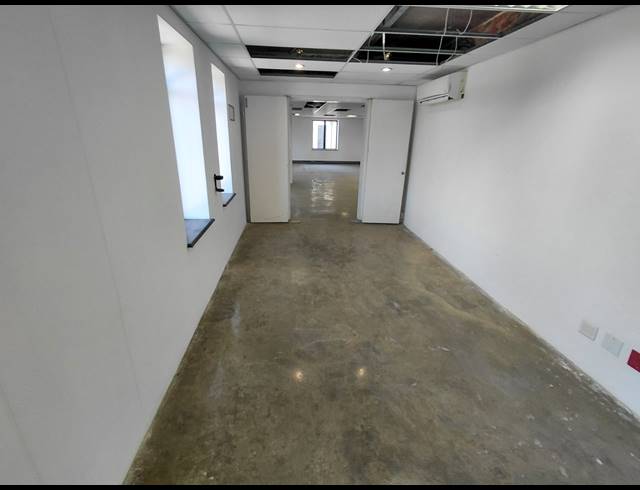 155M² OFFICE TO LET IN MAGALIESSIG